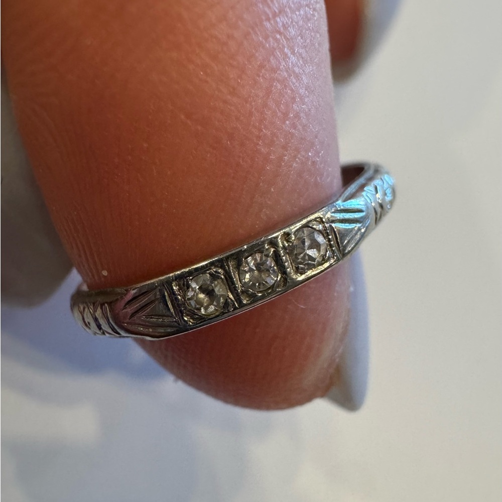 ✨ Vintage Art Deco 1920’s 18k Gold Diamond Band ✨ Vintage Diamond Ring